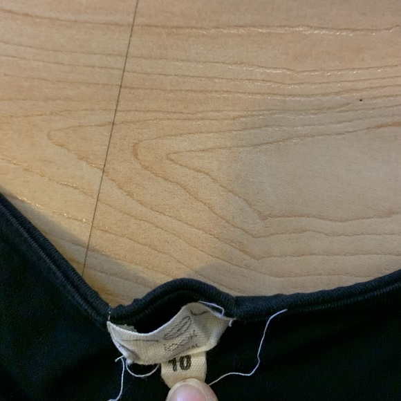 ❌SOLD❌ 🌻 2/$10 New Look London black peplum top - Picture 3 of 7